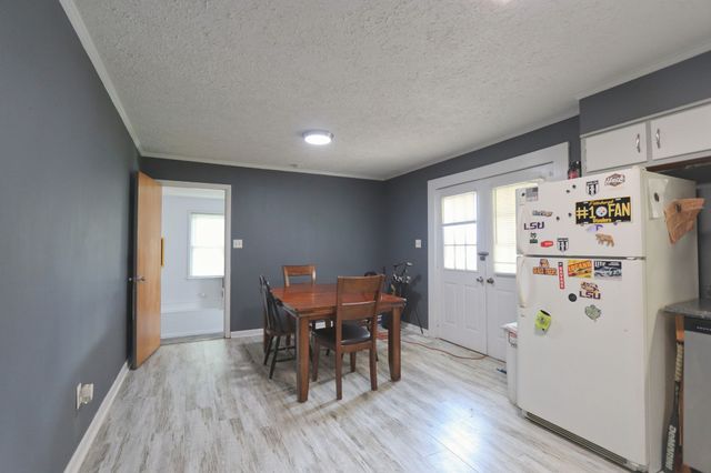 911 Parkway Dr, Smithville, TN 37166