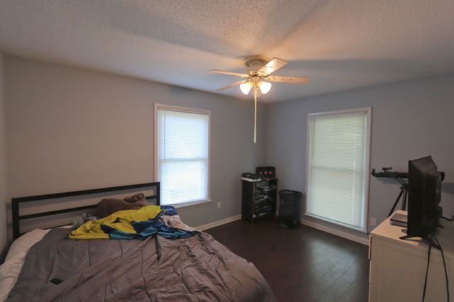 911 Parkway Dr, Smithville, TN 37166