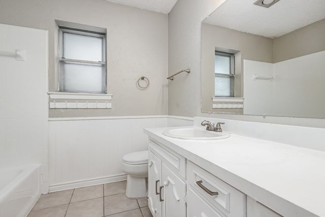 1740 Cynthia Lane, Hurst, TX 76054