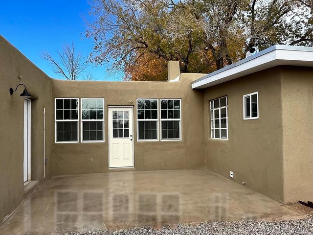 1321 15th Street NW, Albuquerque, NM 87104