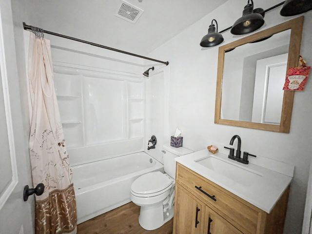 1321 15th Street NW, Albuquerque, NM 87104