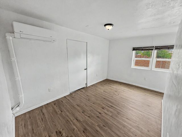 1321 15th Street NW, Albuquerque, NM 87104