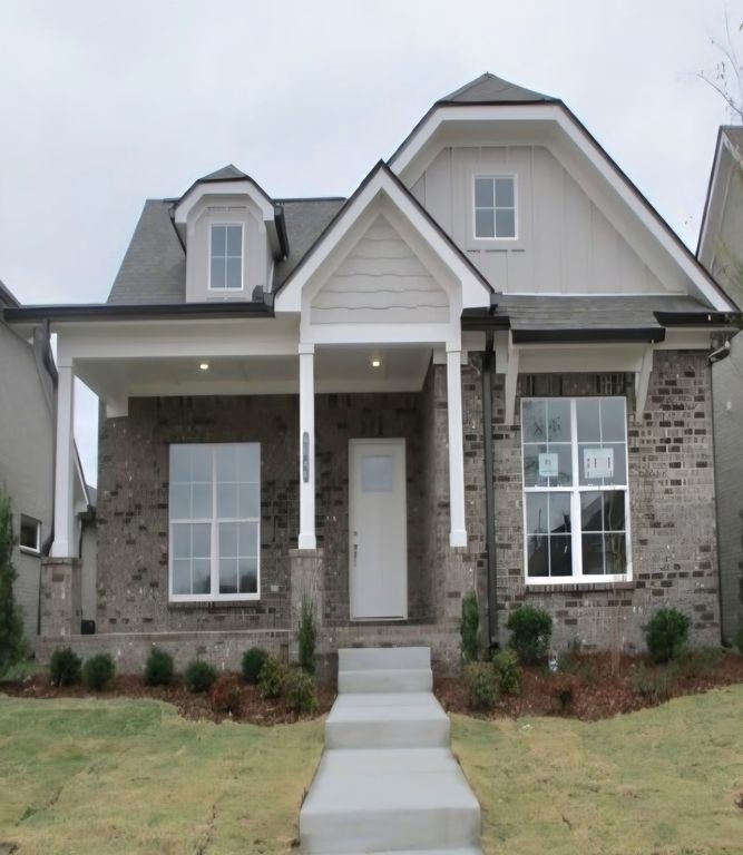 6046 Parkhaven Blvd, Hermitage, TN 37076