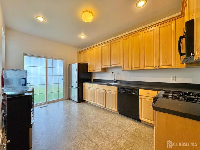 406 Birch Court, New Brunswick, NJ 08901