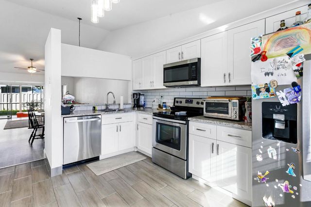 140 Moccasin Trail S, Jupiter, FL 33458