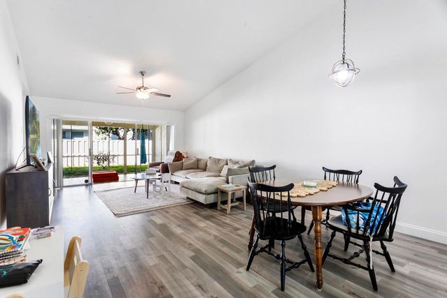 140 Moccasin Trail S, Jupiter, FL 33458