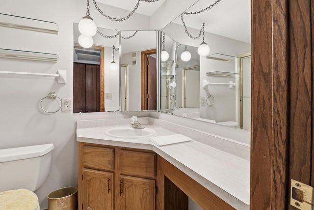 W177N9766 Riversbend CIRCLE E, Germantown, WI 53022