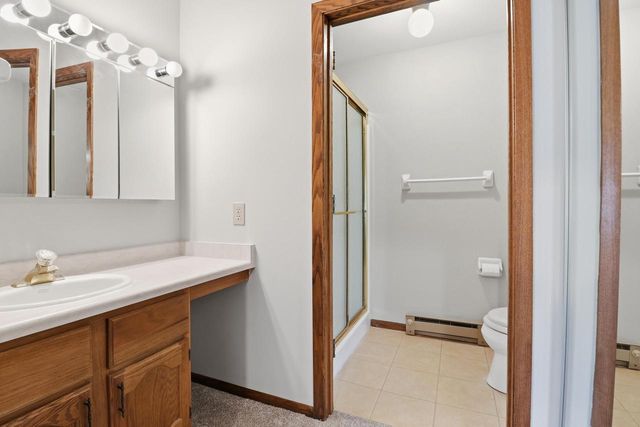 W177N9766 Riversbend CIRCLE E, Germantown, WI 53022