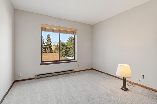 W177N9766 Riversbend CIRCLE E, Germantown, WI 53022