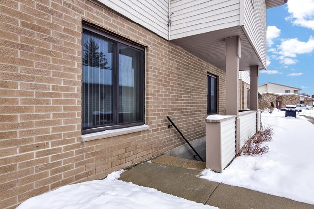 W177N9766 Riversbend CIRCLE E, Germantown, WI 53022