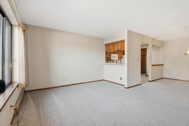 W177N9766 Riversbend CIRCLE E, Germantown, WI 53022