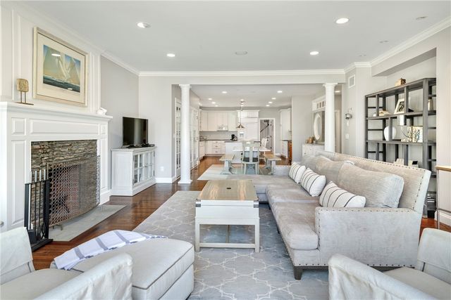 60 Van Wickle Lane, Bristol, RI 02809