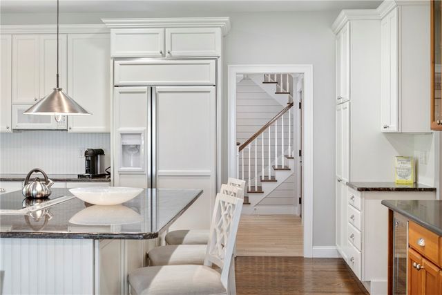 60 Van Wickle Lane, Bristol, RI 02809