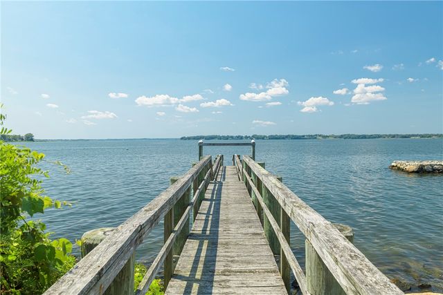 60 Van Wickle Lane, Bristol, RI 02809