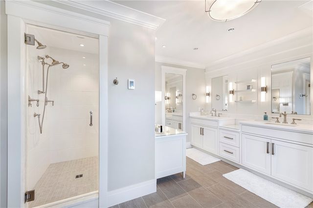 60 Van Wickle Lane, Bristol, RI 02809