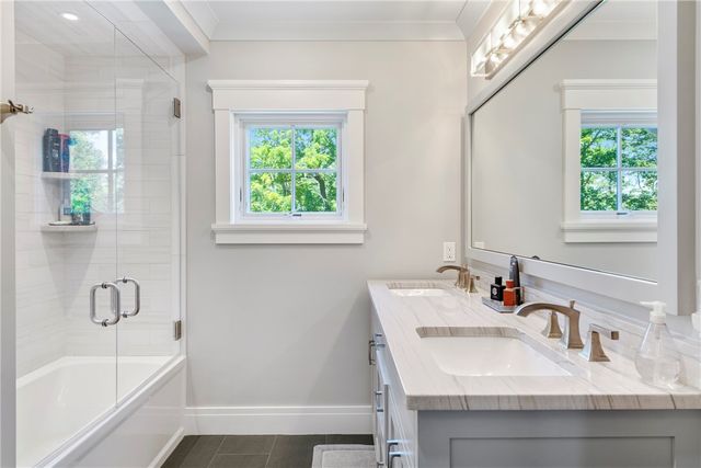 60 Van Wickle Lane, Bristol, RI 02809