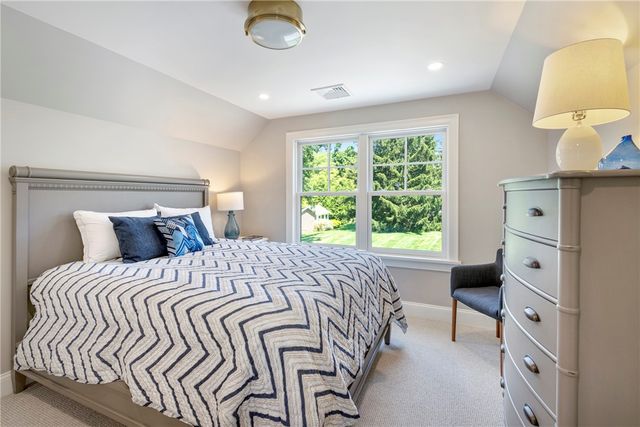 60 Van Wickle Lane, Bristol, RI 02809