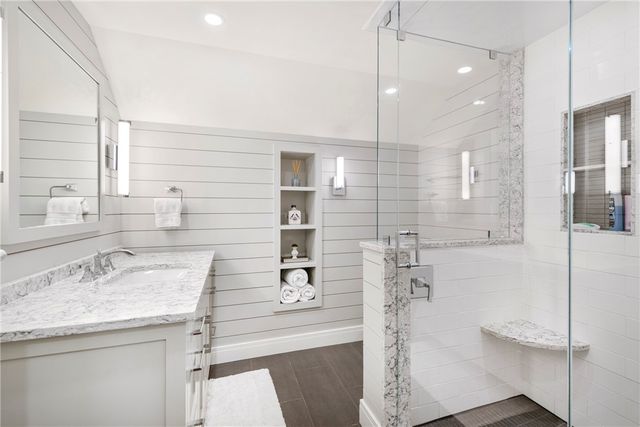 60 Van Wickle Lane, Bristol, RI 02809