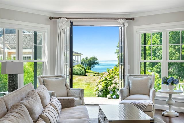 60 Van Wickle Lane, Bristol, RI 02809