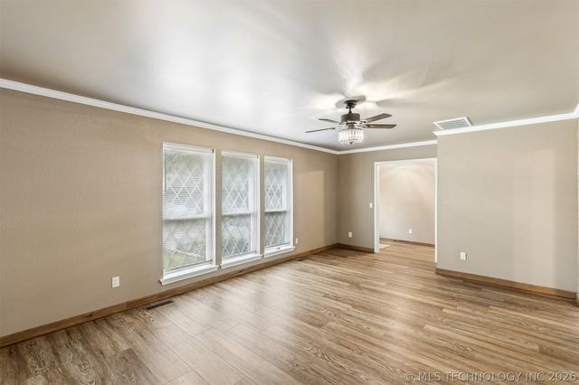 813 E Teresa Avenue, Sapulpa, OK 74066