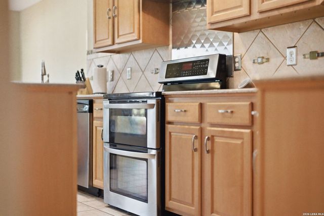 126 Juniper Ln, Boerne, TX 78006