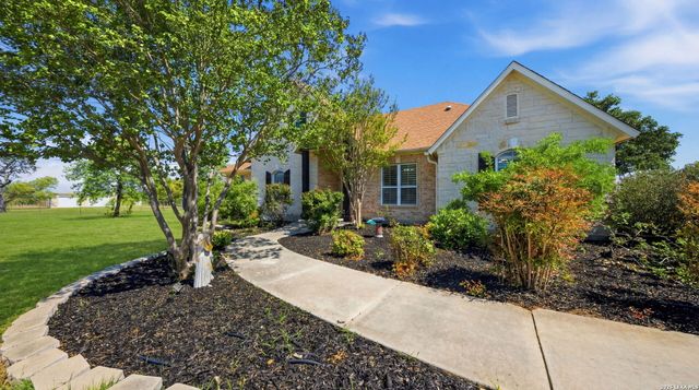 126 Juniper Ln, Boerne, TX 78006
