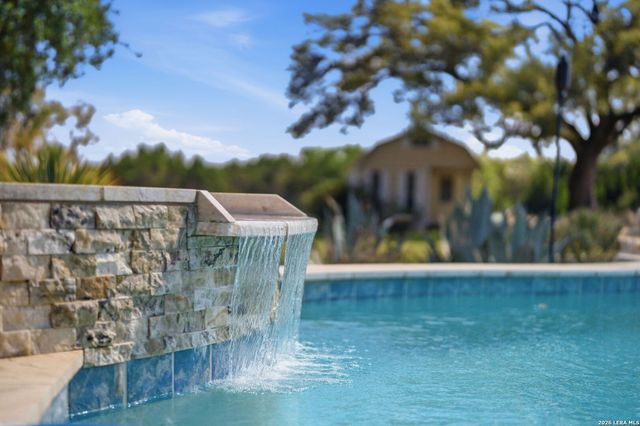 126 Juniper Ln, Boerne, TX 78006