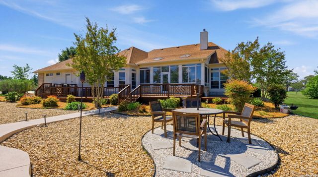 126 Juniper Ln, Boerne, TX 78006