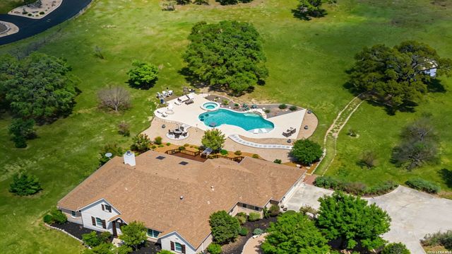 126 Juniper Ln, Boerne, TX 78006