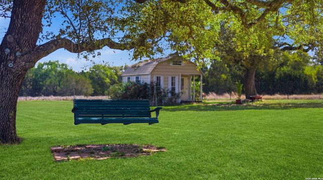 126 Juniper Ln, Boerne, TX 78006