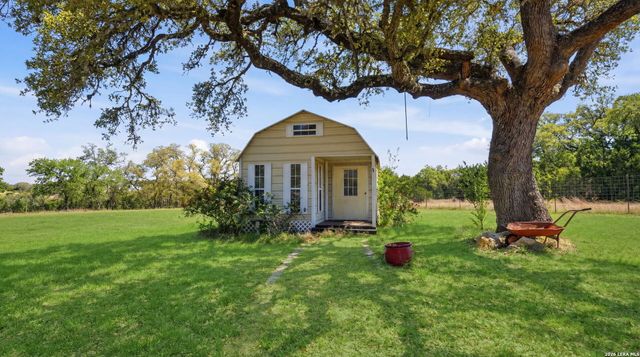 126 Juniper Ln, Boerne, TX 78006