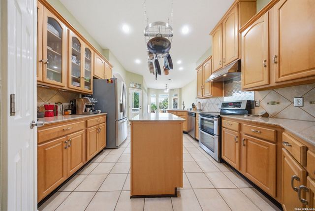126 Juniper Ln, Boerne, TX 78006