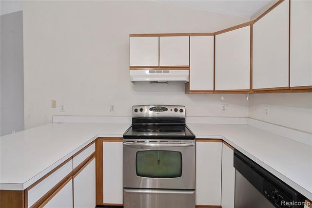 42789 Lilley Pointe Drive, Canton, MI 48187