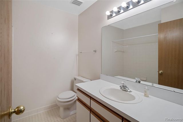 42789 Lilley Pointe Drive, Canton, MI 48187