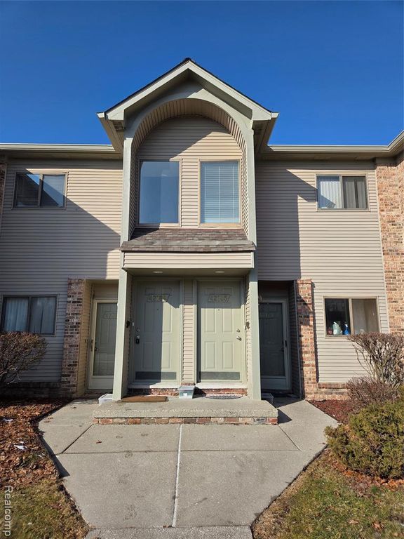 42789 Lilley Pointe Drive, Canton, MI 48187