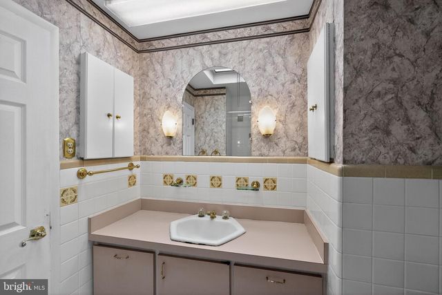 523 WIGARD AVE, Philadelphia, PA 19128