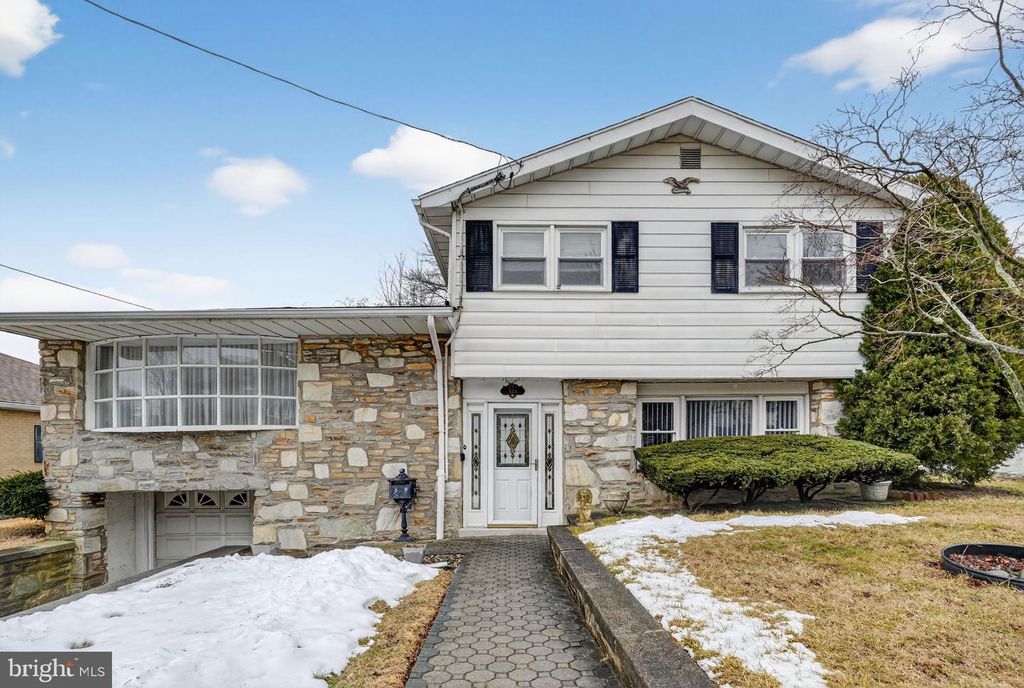 523 WIGARD AVE, Philadelphia, PA 19128