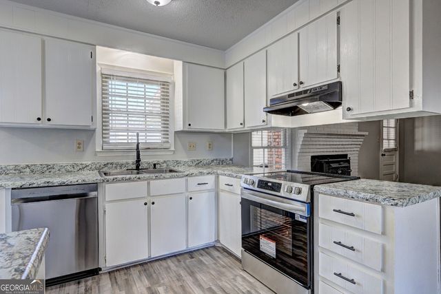 105 Mitchell Court, Warner Robins, GA 31093