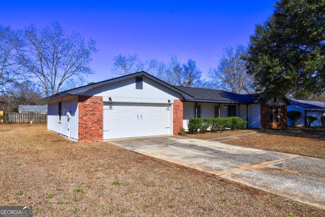 105 Mitchell Court, Warner Robins, GA 31093