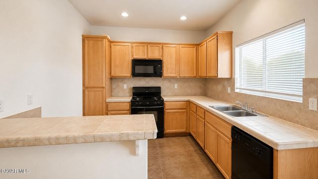 43737 Raysack Avenue, Lancaster, CA 93535