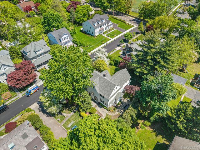 8 Hobart Street, Bronxville, NY 10708