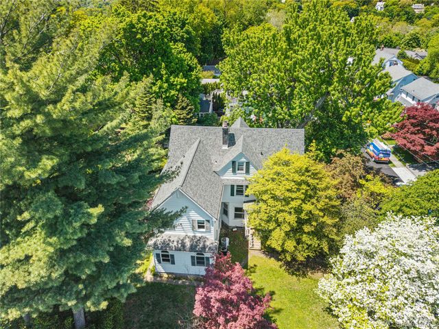 8 Hobart Street, Bronxville, NY 10708