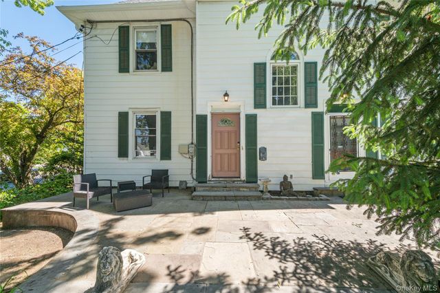8 Hobart Street, Bronxville, NY 10708