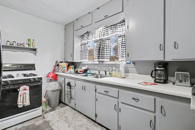 256 St Marys Lake, Battle Creek, MI 49017