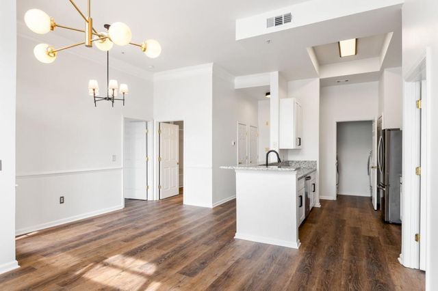 2700 Pine Tree Road NE 1317, Atlanta, GA 30324