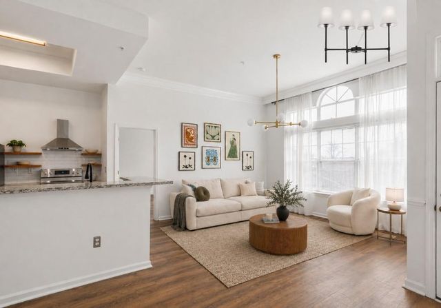 2700 Pine Tree Road NE 1317, Atlanta, GA 30324