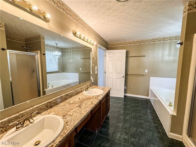 5123 Glenbrook Drive, Vienna, WV 26105