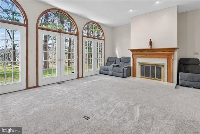 3 MANSION HILL DR, Ewing, NJ 08628