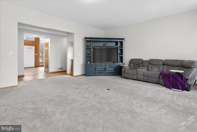 3 MANSION HILL DR, Ewing, NJ 08628