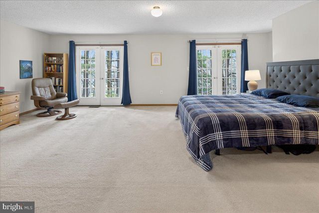 3 MANSION HILL DR, Ewing, NJ 08628